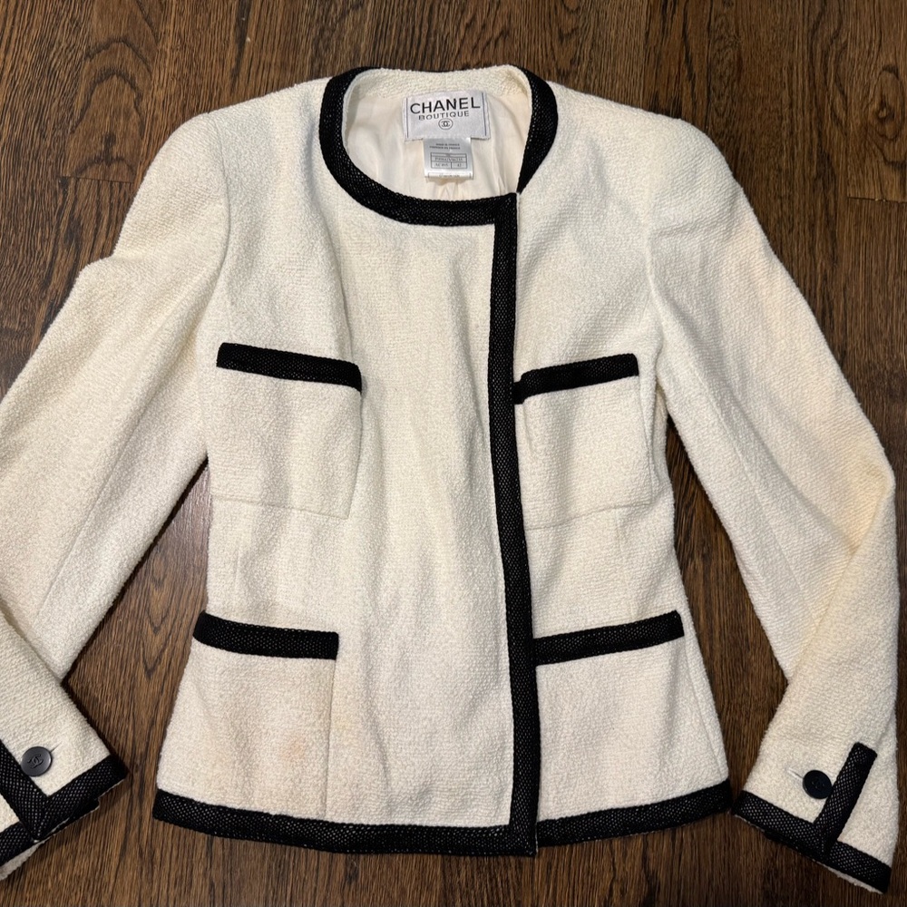 Vintage Chanel Boutique Bouclé Jacket Ivory Black Trim CC Buttons Used 42